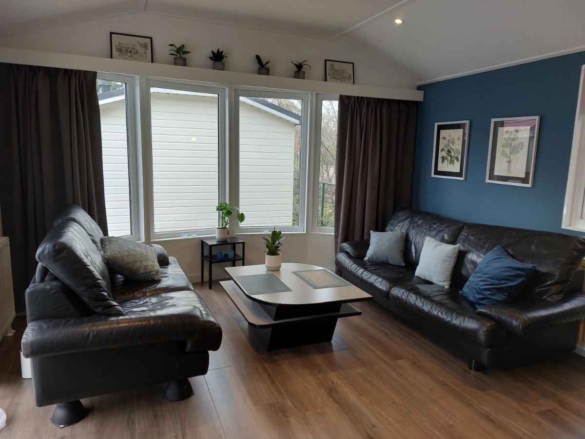 Modern En Chic Chalet Tot 4 Personen Op De Veluwe Recreatiepark De Oude Driest プッテン エクステリア 写真