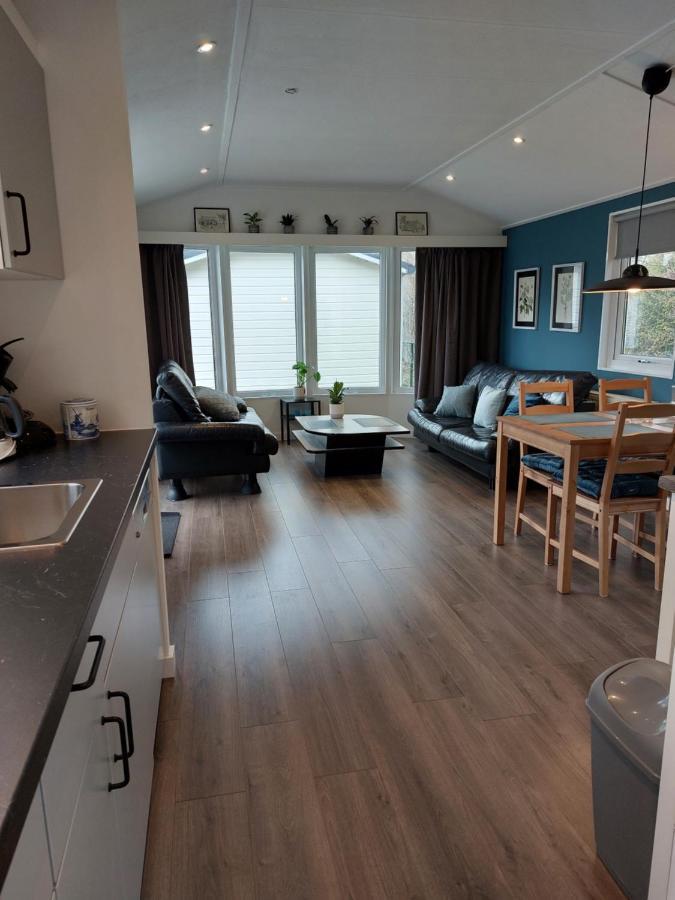 Modern En Chic Chalet Tot 4 Personen Op De Veluwe Recreatiepark De Oude Driest プッテン エクステリア 写真